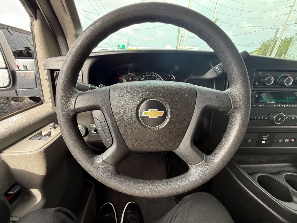 2020 Chevrolet Express Image 12