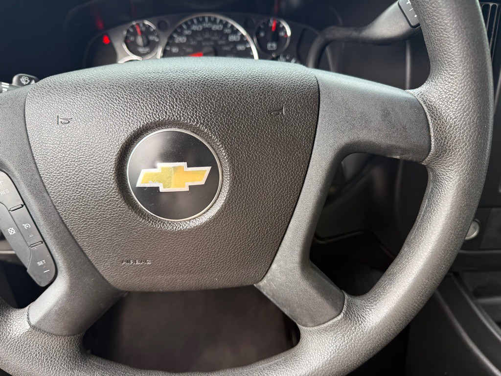 2020 Chevrolet Express Image 14