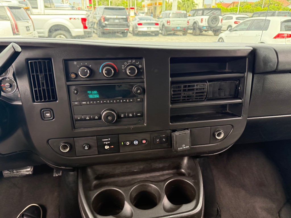2020 Chevrolet Express Image 18