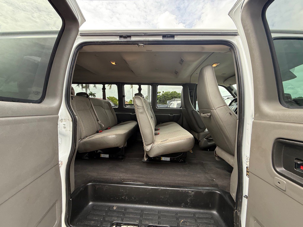 2020 Chevrolet Express Image 23
