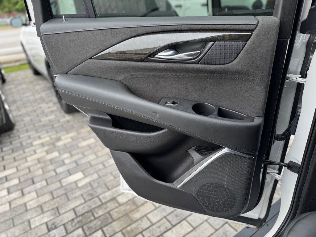 2019 Cadillac Escalade Image 21