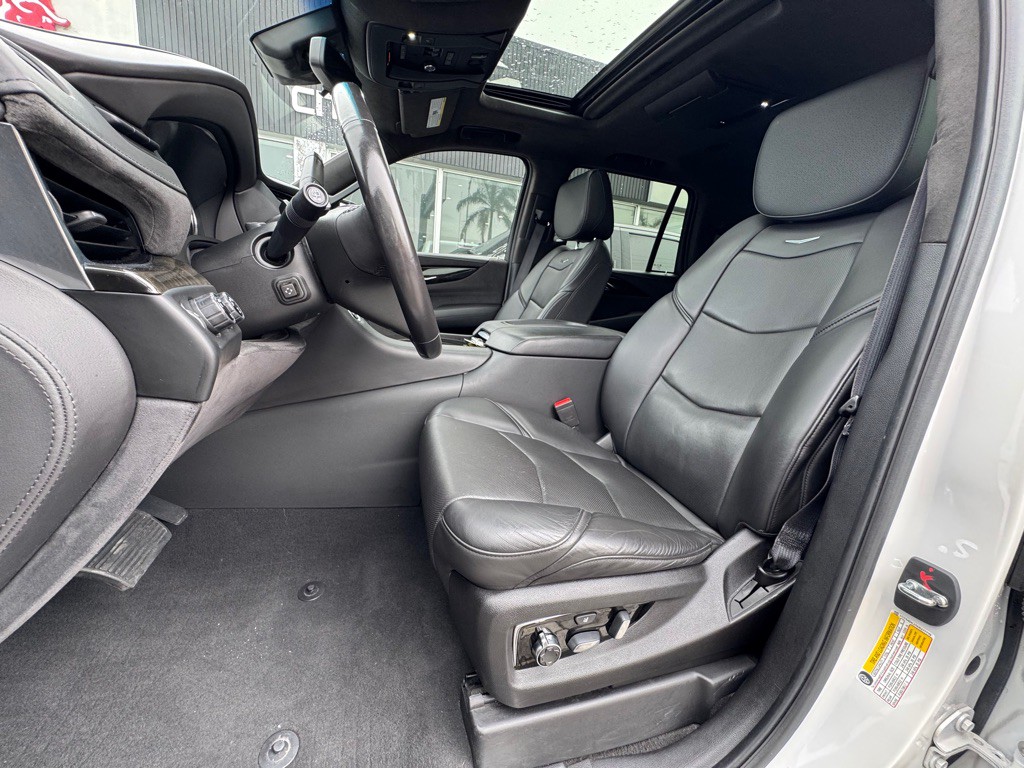2019 Cadillac Escalade Image 11