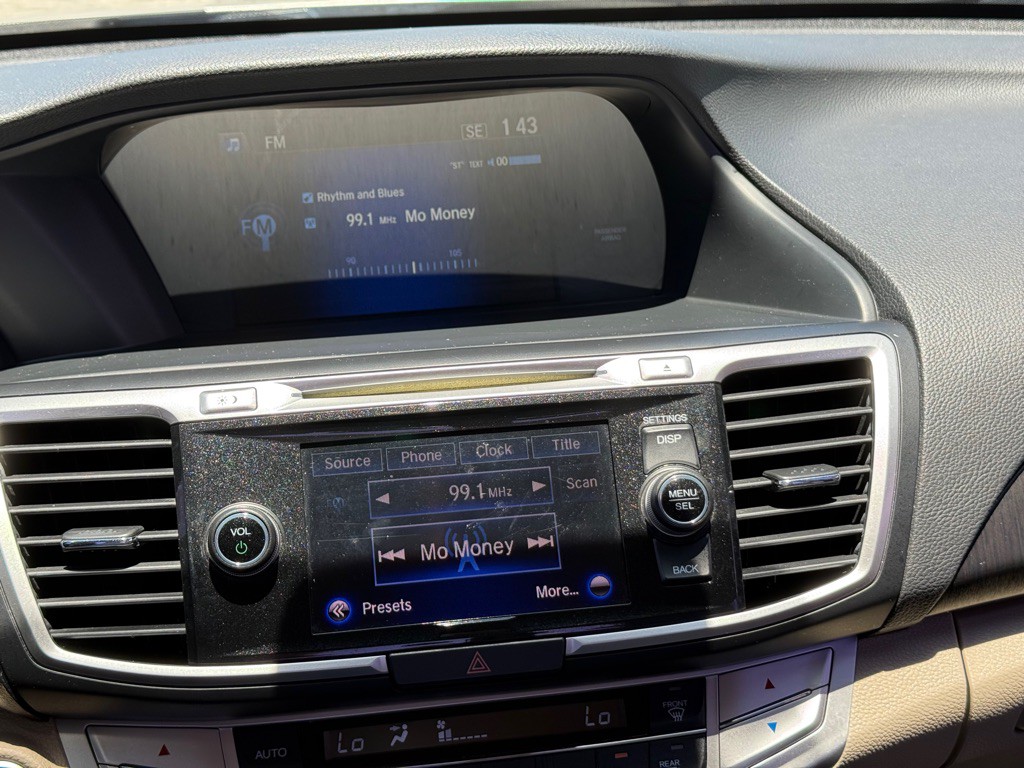 2015 Honda Accord Image 17