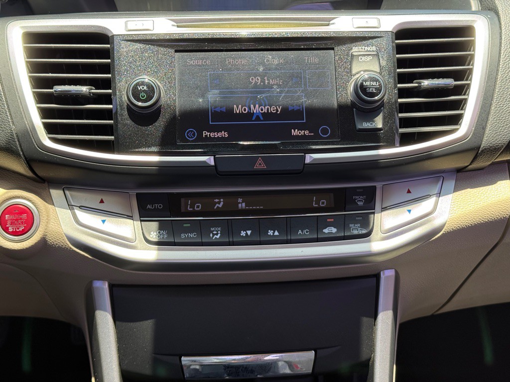 2015 Honda Accord Image 18