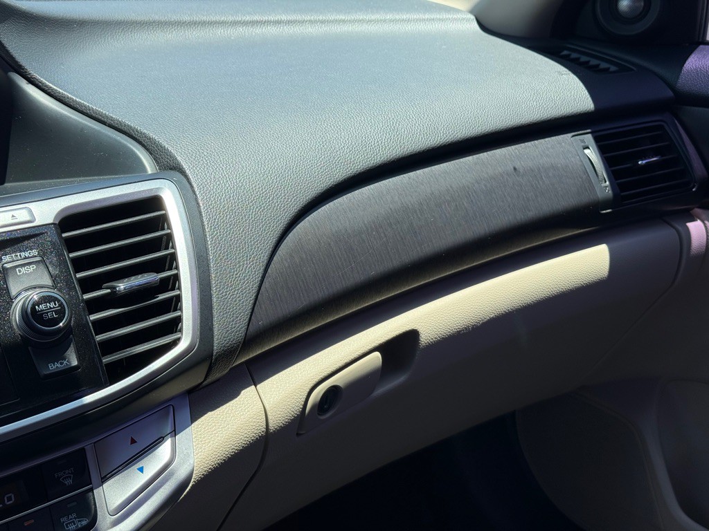 2015 Honda Accord Image 21