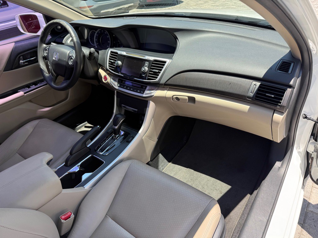 2015 Honda Accord Image 24