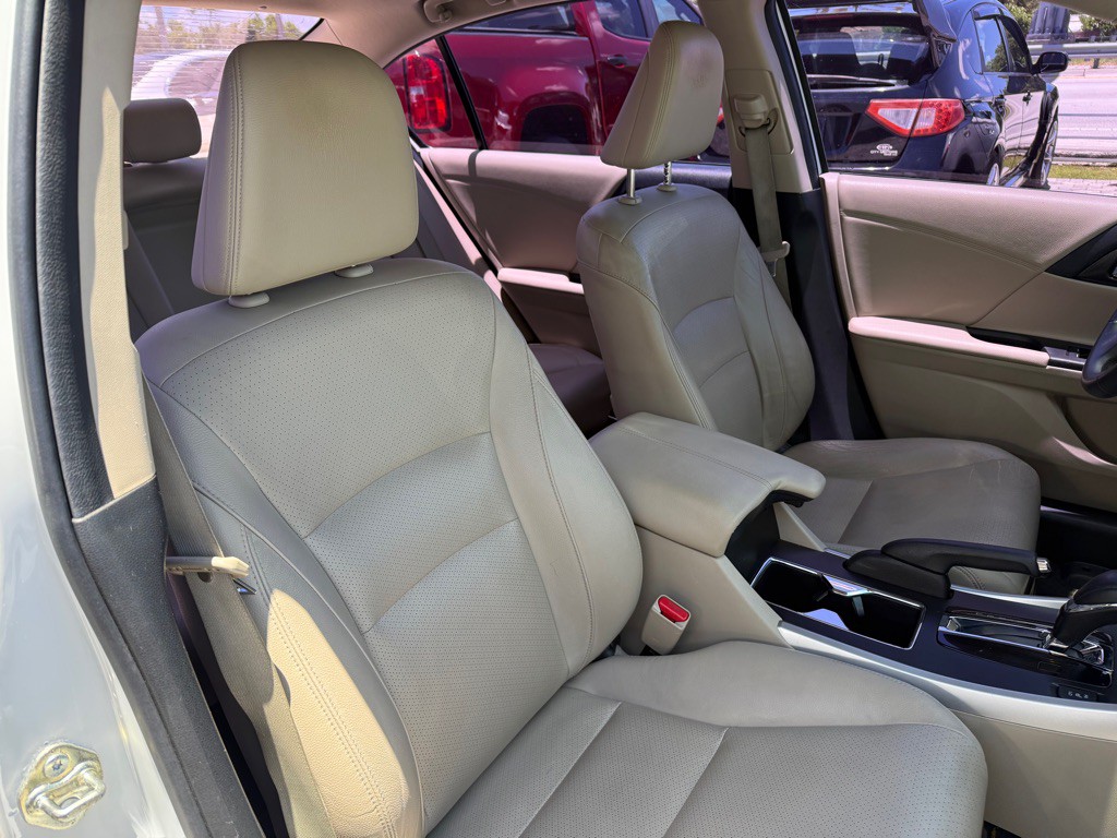 2015 Honda Accord Image 27