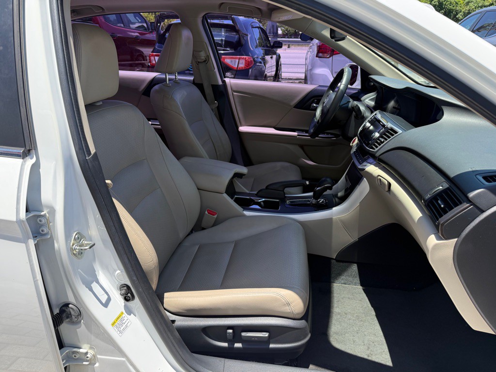 2015 Honda Accord Image 28