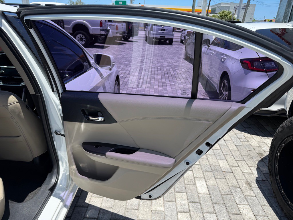 2015 Honda Accord Image 29
