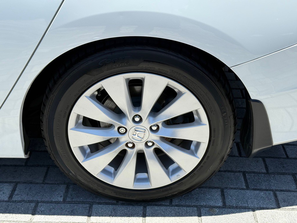 2015 Honda Accord Image 32