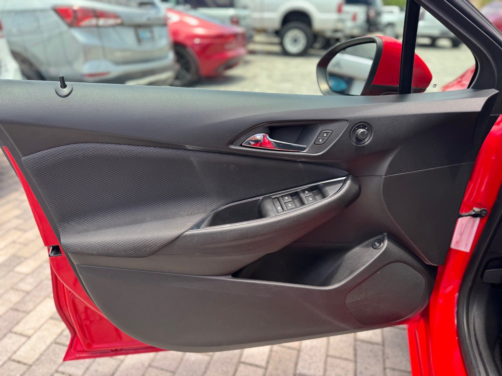 2019 Chevrolet Cruze Image 10