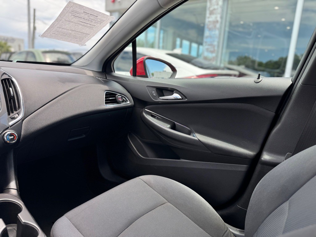 2019 Chevrolet Cruze Image 19