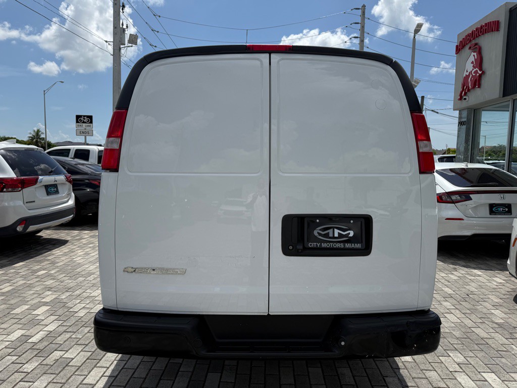 2021 Chevrolet Express Image 6
