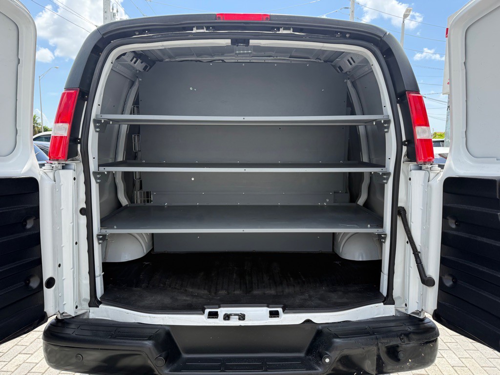 2021 Chevrolet Express Image 7