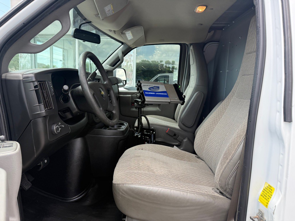 2021 Chevrolet Express Image 17