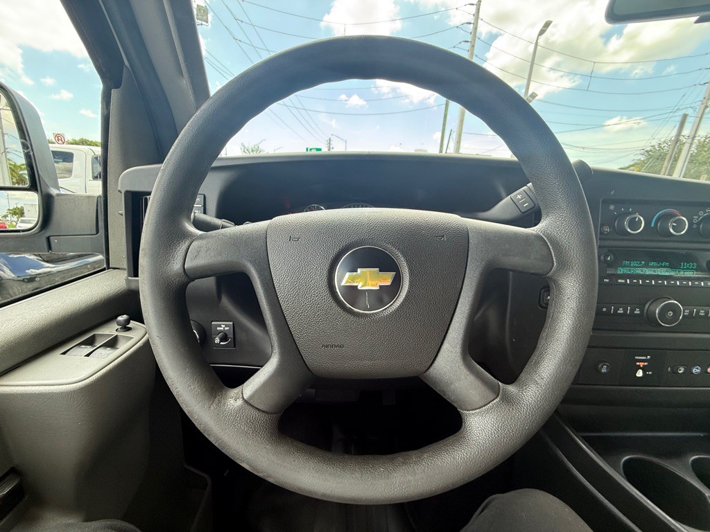 2021 Chevrolet Express Image 18
