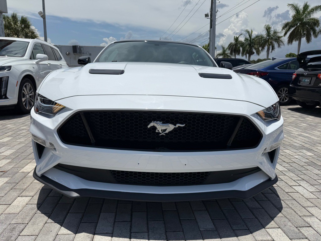 2020 Ford Mustang Image 2