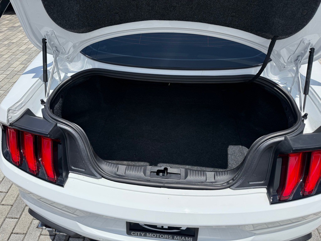2020 Ford Mustang Image 8