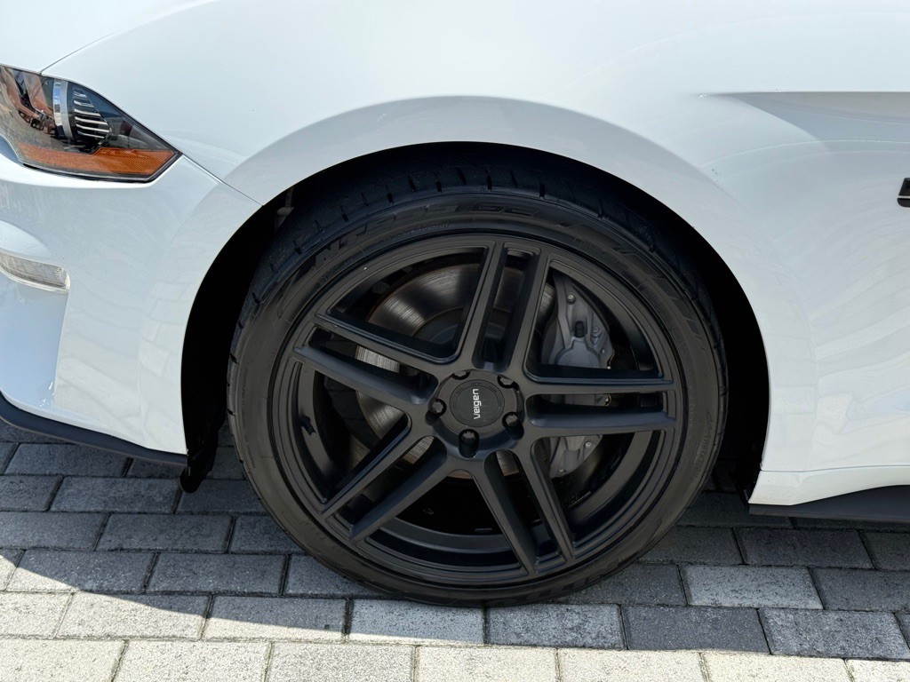 2020 Ford Mustang Image 25