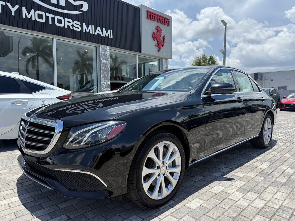 2017 Mercedes-Benz E-Class Image 3