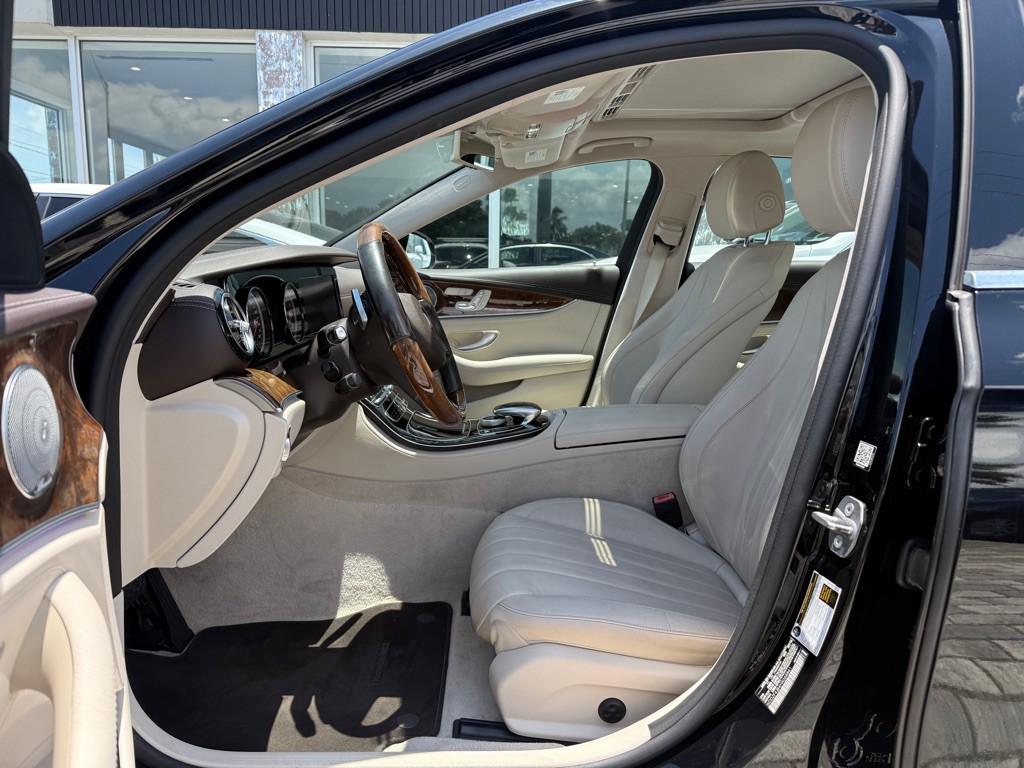 2017 Mercedes-Benz E-Class Image 19