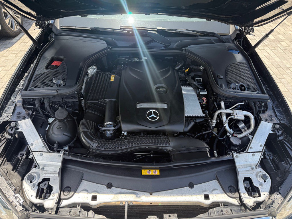 2017 Mercedes-Benz E-Class Image 24