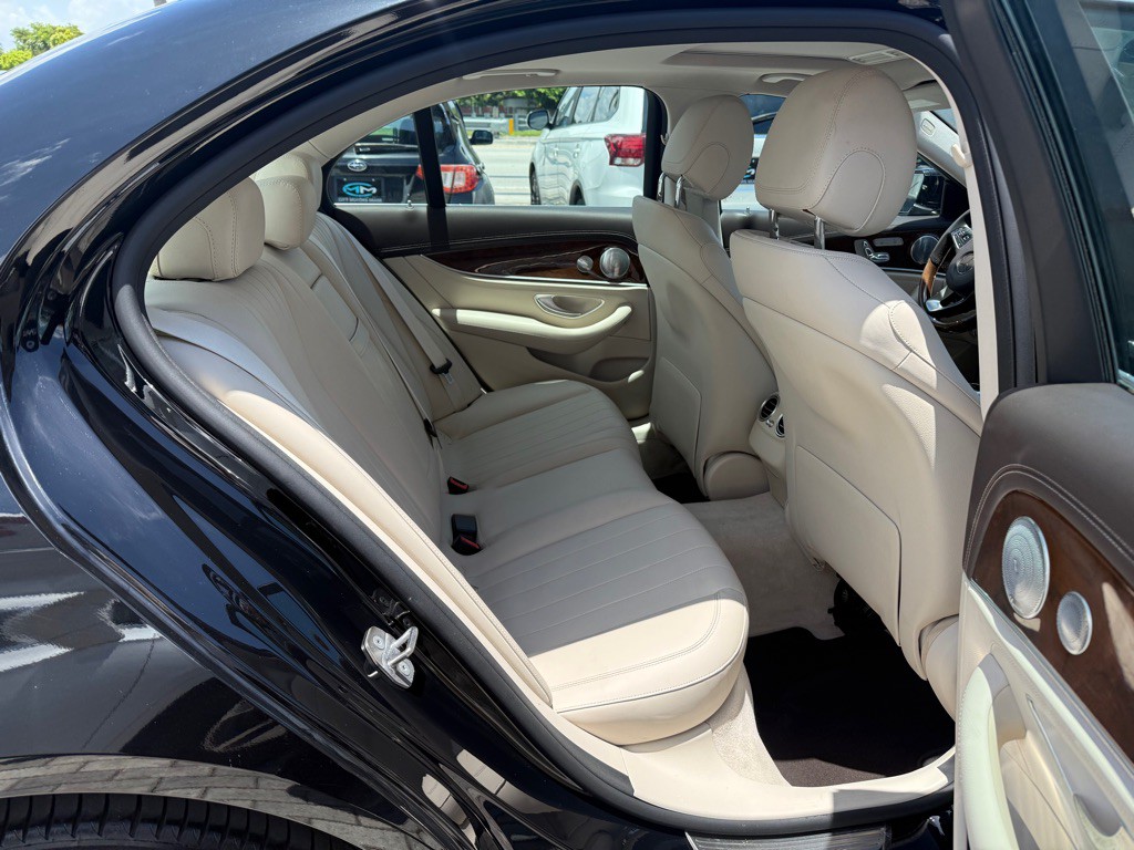 2017 Mercedes-Benz E-Class Image 26