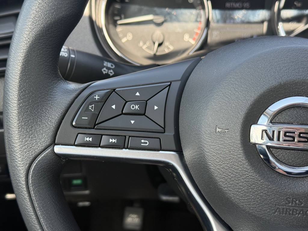 2021 Nissan Rogue Image 16