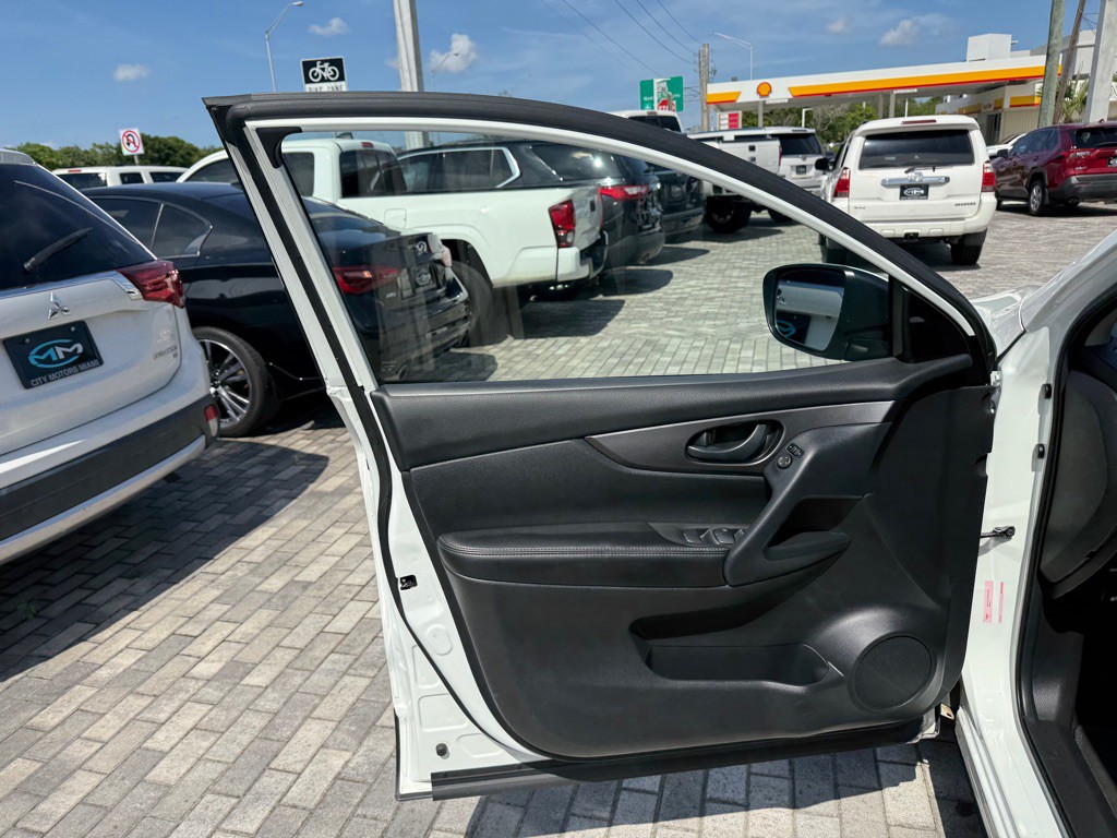 2021 Nissan Rogue Image 24