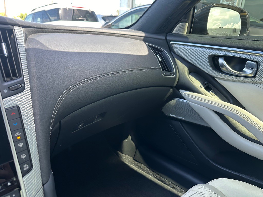 2018 INFINITI Q60 Image 18