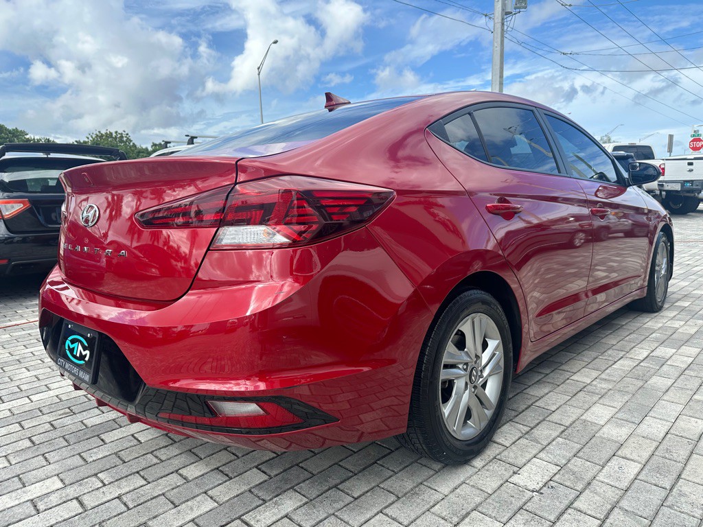 2019 Hyundai Elantra Image 8