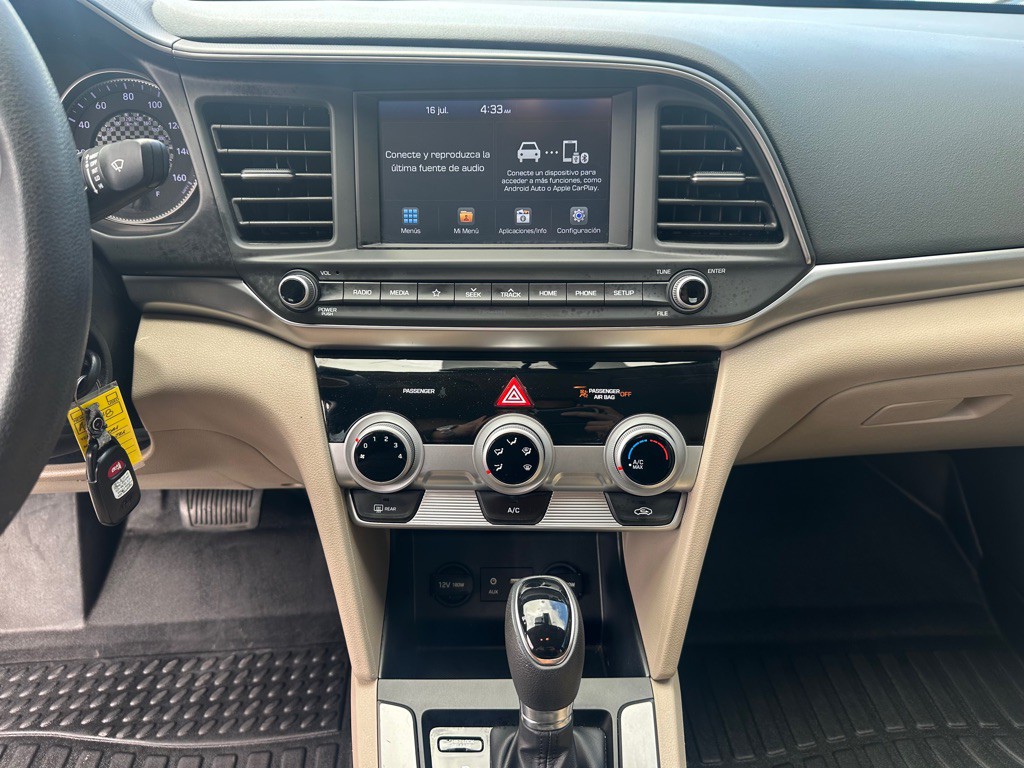 2019 Hyundai Elantra Image 18