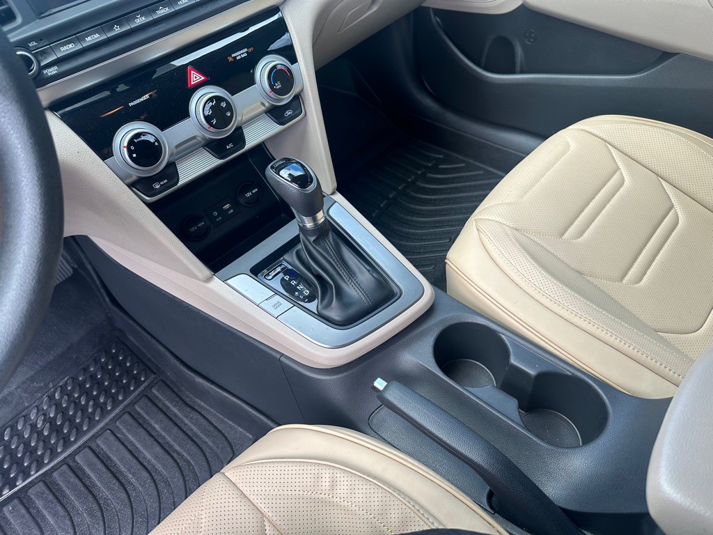 2019 Hyundai Elantra Image 20