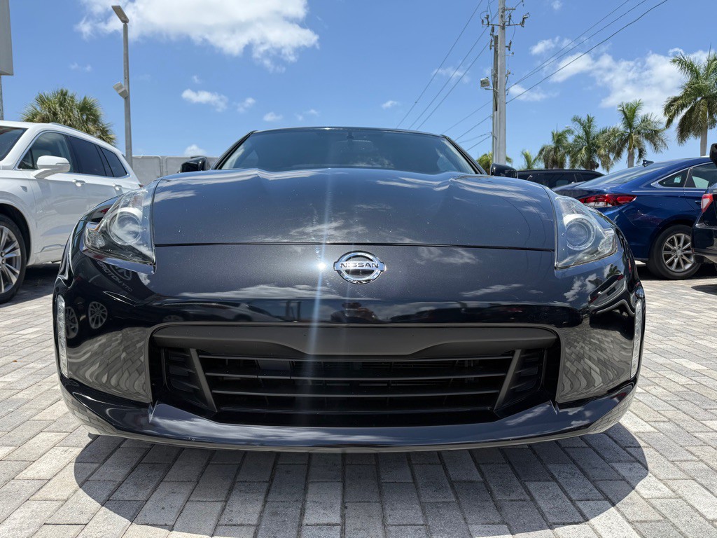 2018 Nissan 370Z Image 2