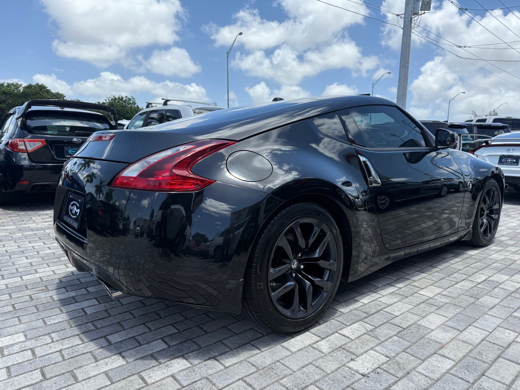 2018 Nissan 370Z Image 9