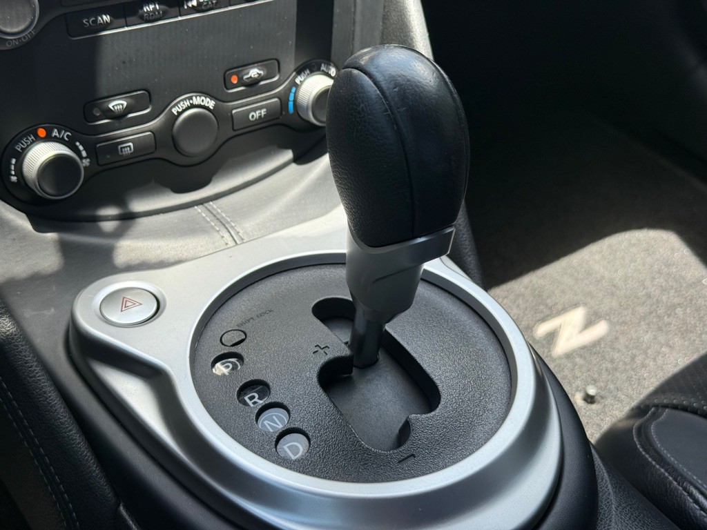 2018 Nissan 370Z Image 16