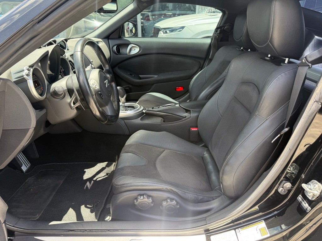 2018 Nissan 370Z Image 27