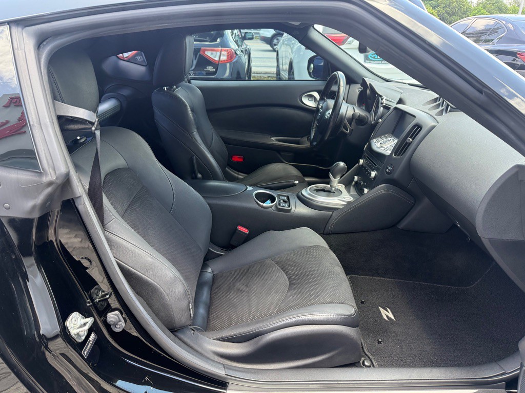 2018 Nissan 370Z Image 29