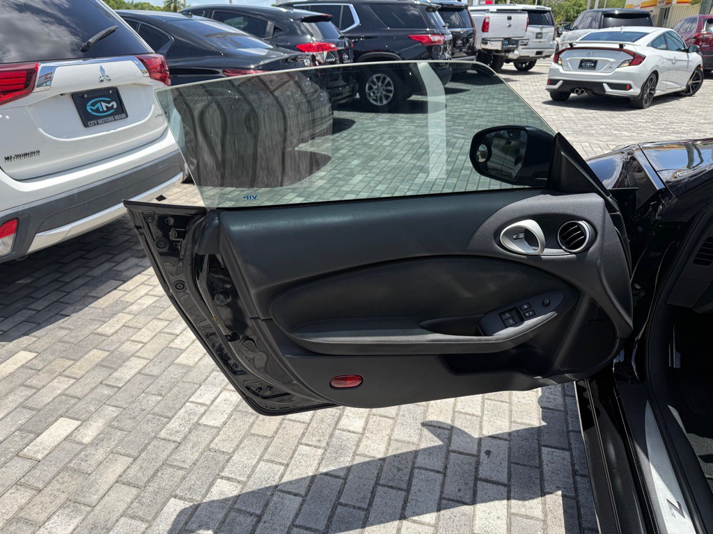 2018 Nissan 370Z Image 30