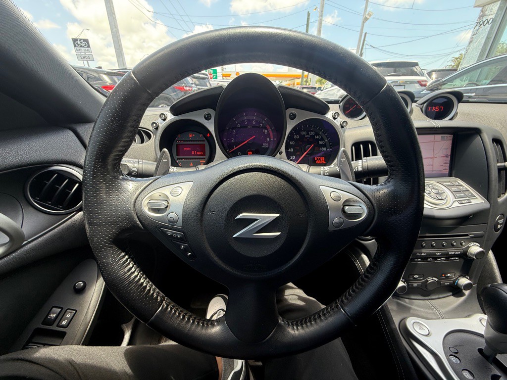 2018 Nissan 370Z Image 11