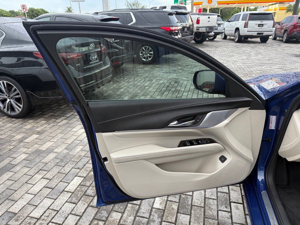 2024 Cadillac CT4 Image 9