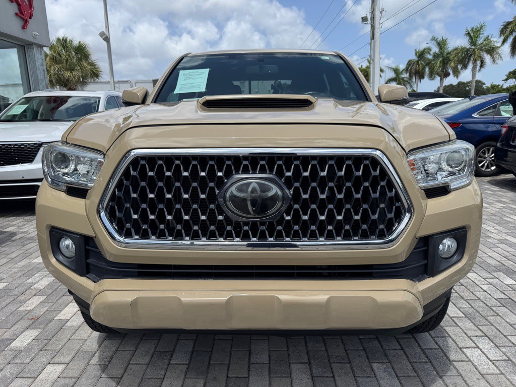 2016 Toyota Tacoma Image 2