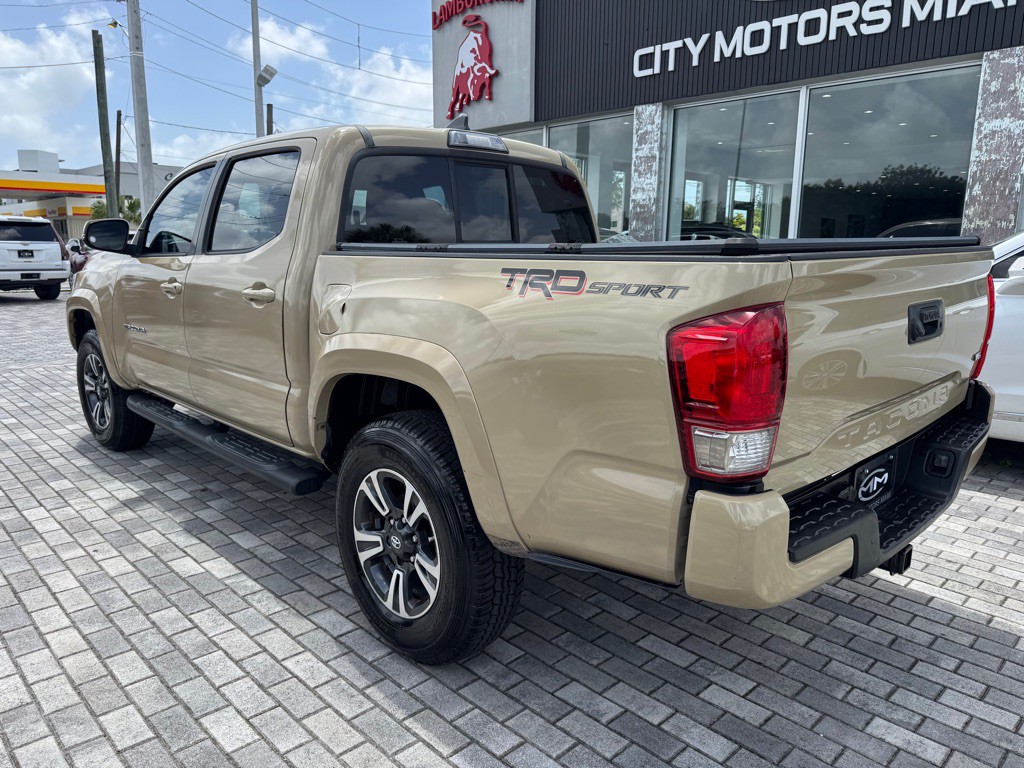 2016 Toyota Tacoma Image 5