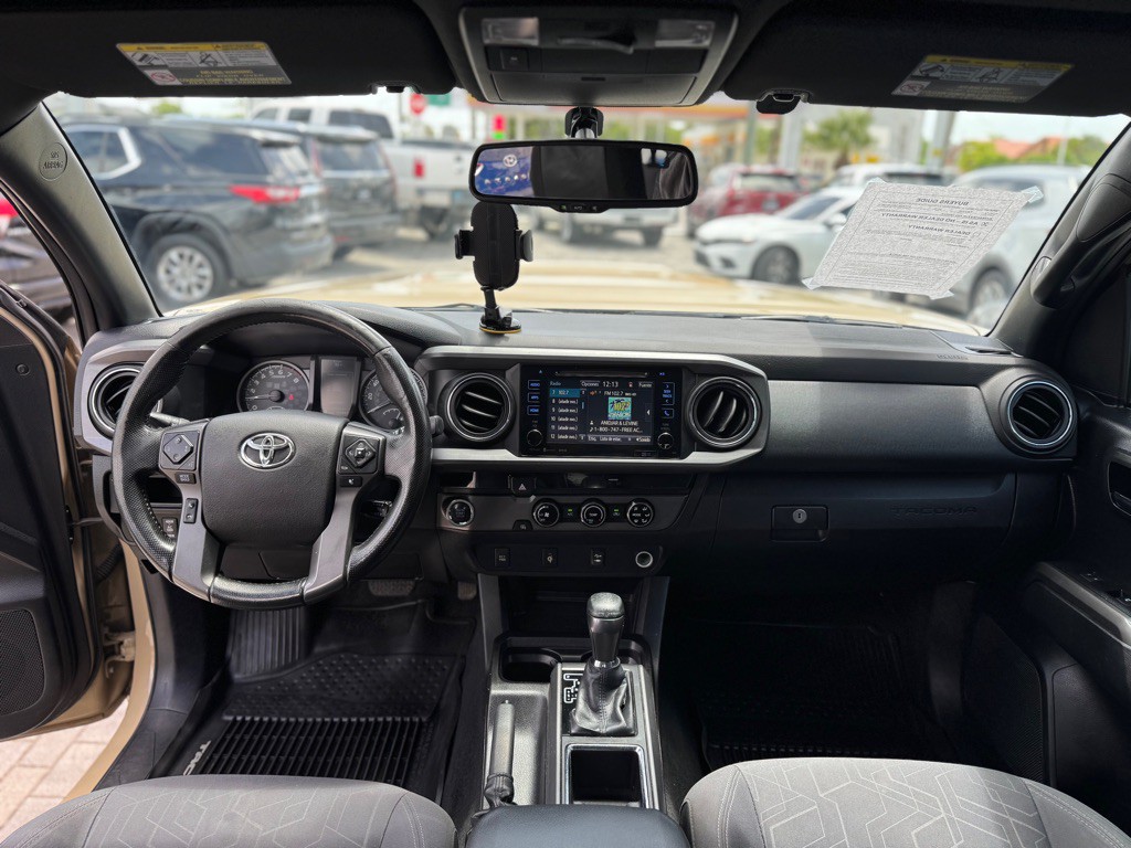 2016 Toyota Tacoma Image 11