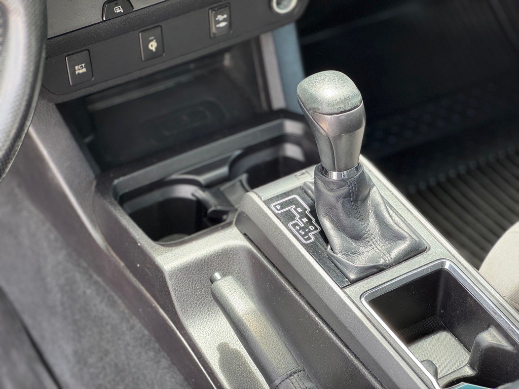 2016 Toyota Tacoma Image 16