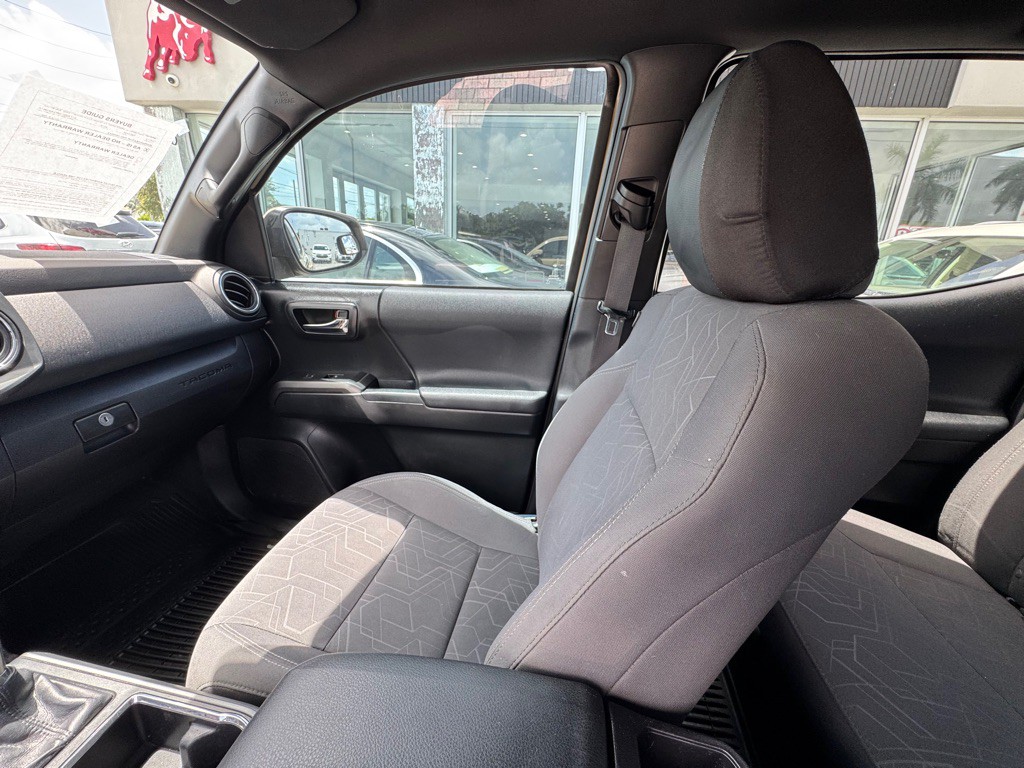 2016 Toyota Tacoma Image 19