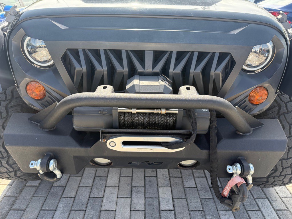 2010 Jeep Wrangler Image 6