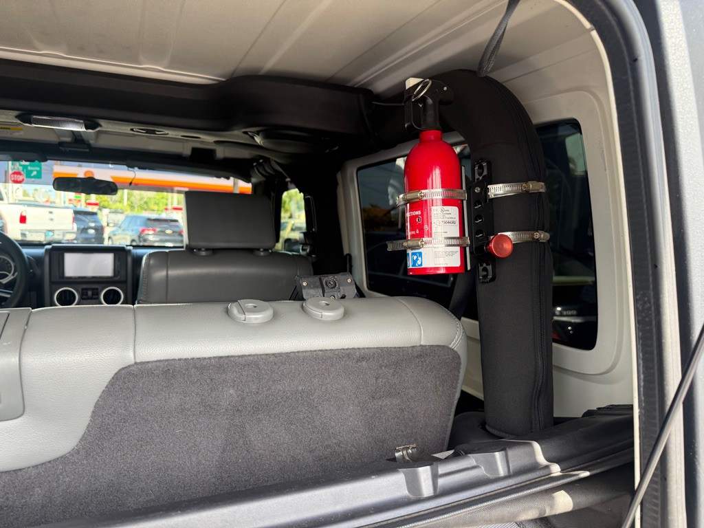 2010 Jeep Wrangler Image 13