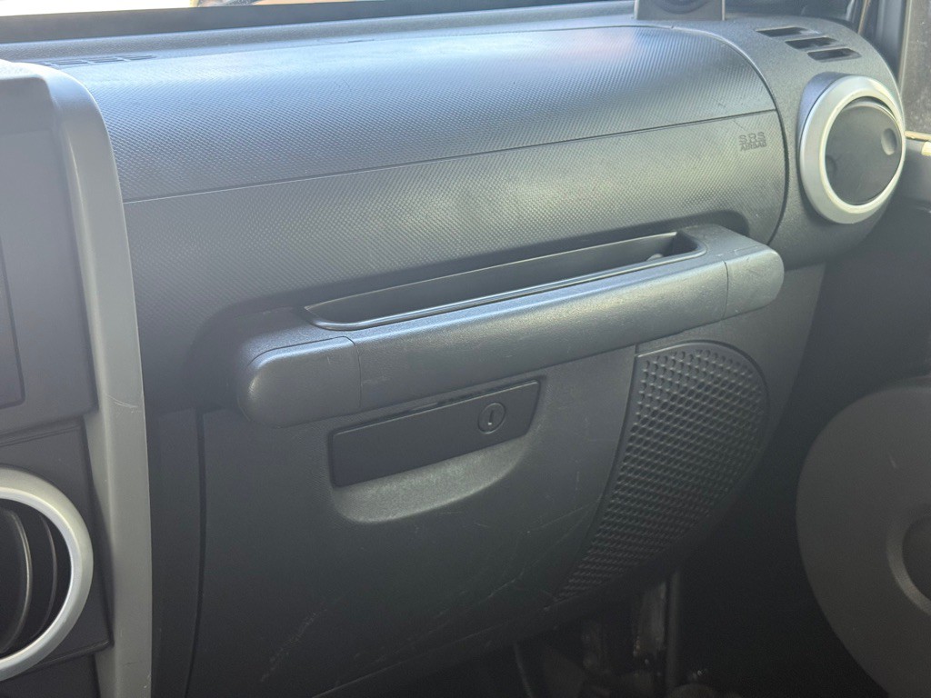 2010 Jeep Wrangler Image 27