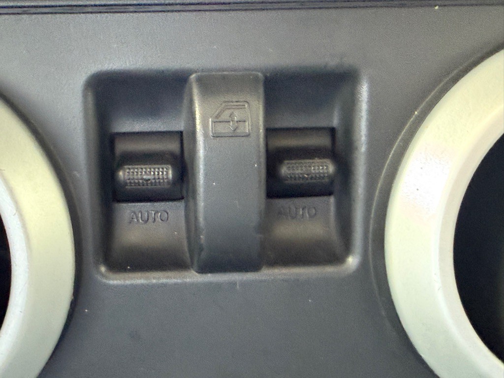 2010 Jeep Wrangler Image 28